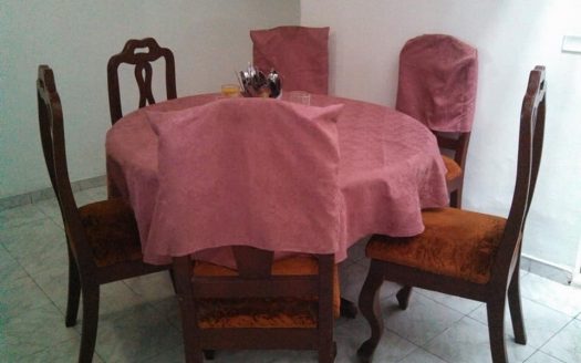 Cuarto amoblado Barrio Saenz para dama