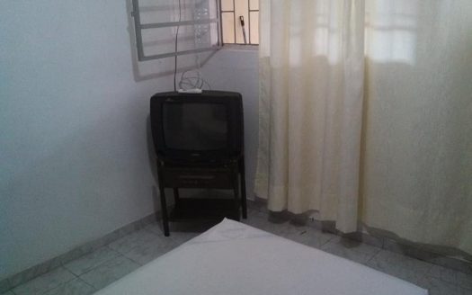 Cuarto amoblado Barrio Saenz para dama