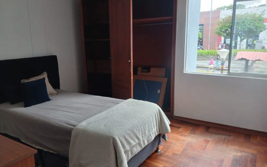 Cuarto amoblado Barrio la Estrella